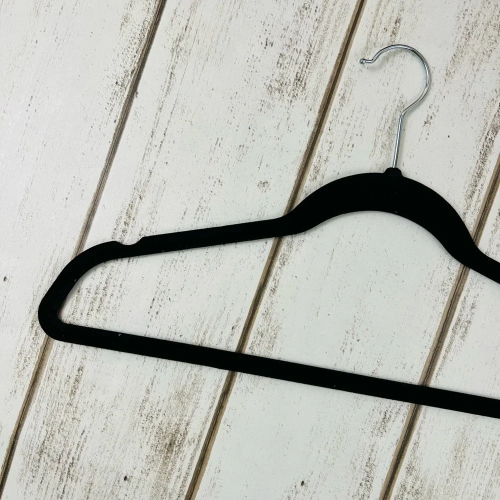 20 Black Velvet Slim Hangers Non Slip
